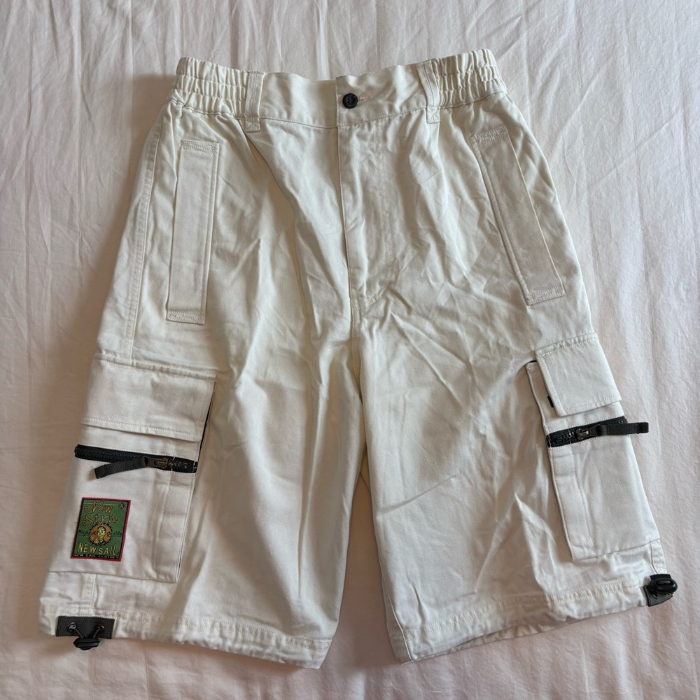 NWOT New Sail White Cargo Shorts with 8 Pockets Mens S
